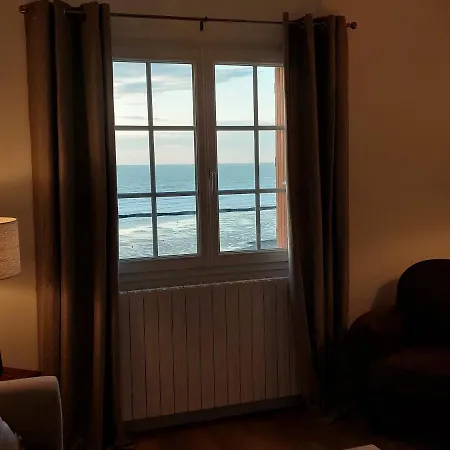 Au Gre Des Marees 2 Appartement Face A La Mer 2Eme Etage Ault Exterior photo
